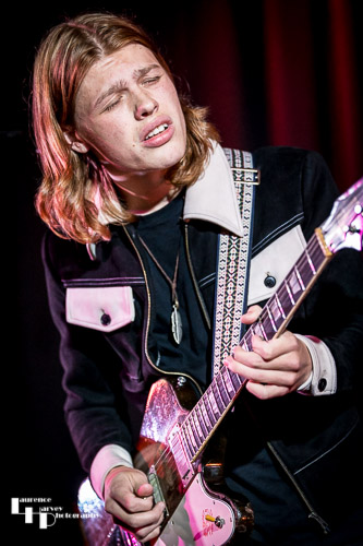 Toby Lee on vocals & lead guitar