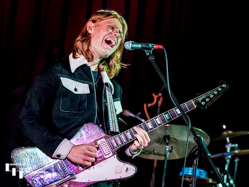 Toby Lee on vocals & lead guitar