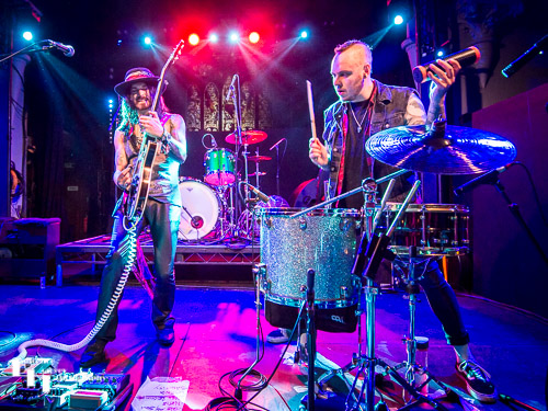 Troy Redfern on vocals & guitar, Nicky Waters on drums