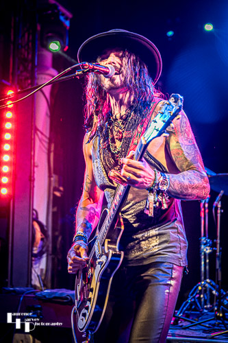 Troy Redfern on vocals & guitar