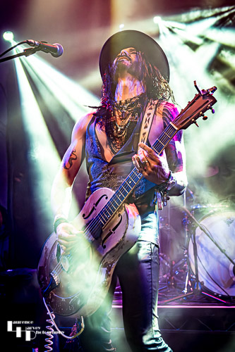 Troy Redfern on vocals & guitar