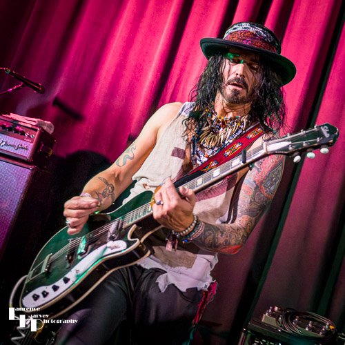 Troy Redfern on vocals & guitar