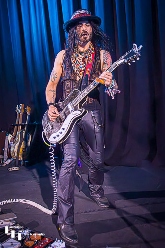 Troy Redfern on vocals & guitar