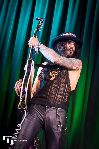 Troy Redfern on vocals & guitar