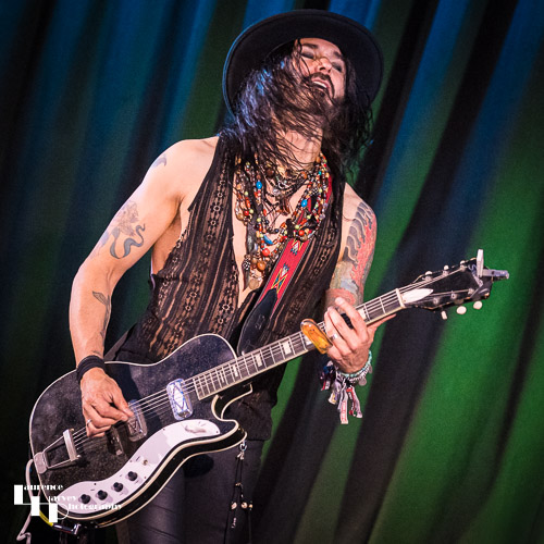 Troy Redfern on vocals & guitar