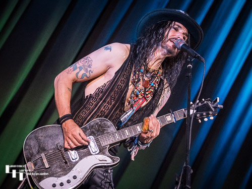 Troy Redfern on vocals & guitar