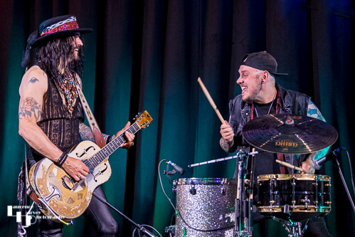 Troy Redfern on vocals & guitar, Nicky Waters on drums