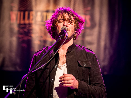 Wille Edwards on vocals