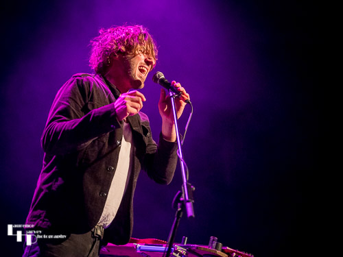 Wille Edwards on vocals