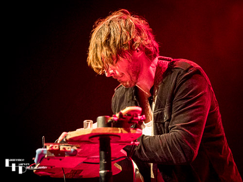 Wille Edwards on lap steel & vocals