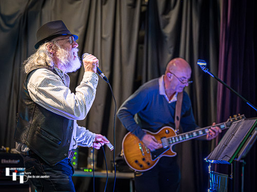 Dave Bowyer on vocals & harmonica, Dave Webster on guitar