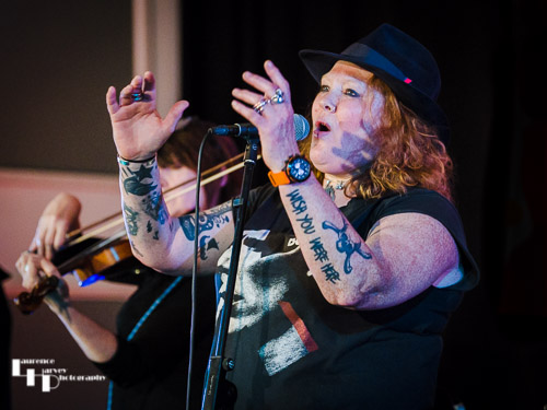 Fiona Harmon on vocals