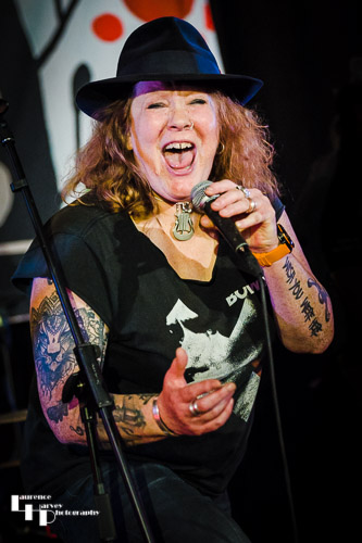 Fiona Harmon on vocals