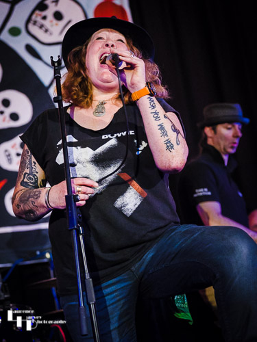 Fiona Harmon on vocals