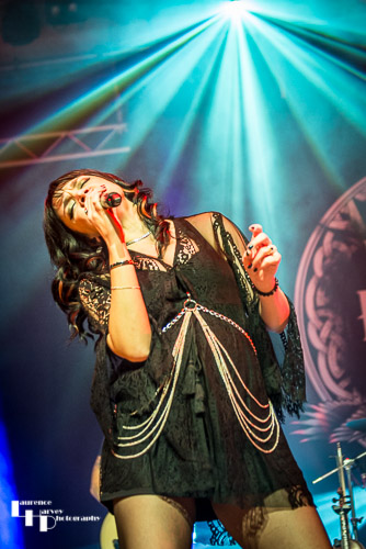 Grace Bond on vocals