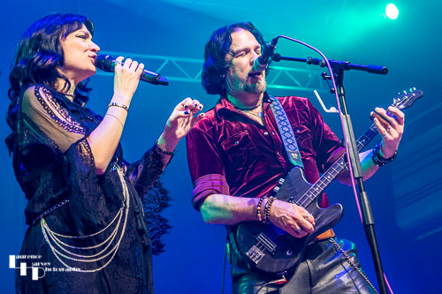 Grace Bond on vocals, Aaron Bond on guitar & vocals