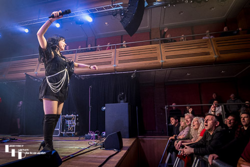 Grace Bond on vocals