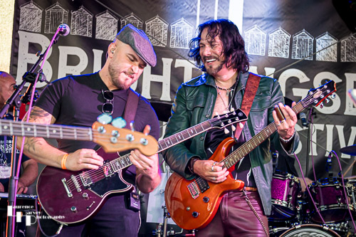 Aaron Bond & Craig Garrod on guitars