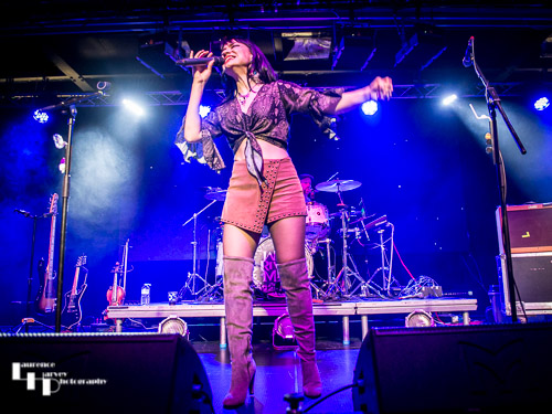 Grace Bond on vocals