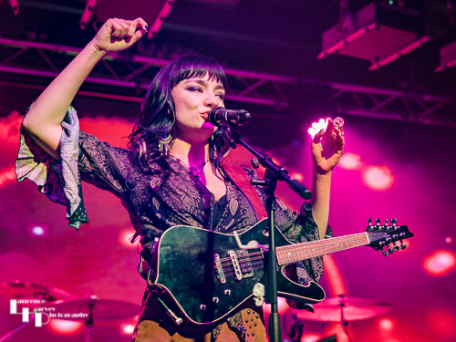 Grace Bond on mandolin & vocals
