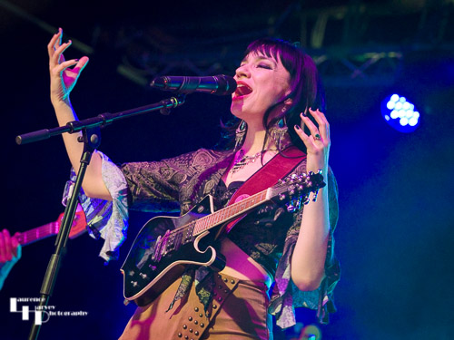 Grace Bond on mandolin & vocals