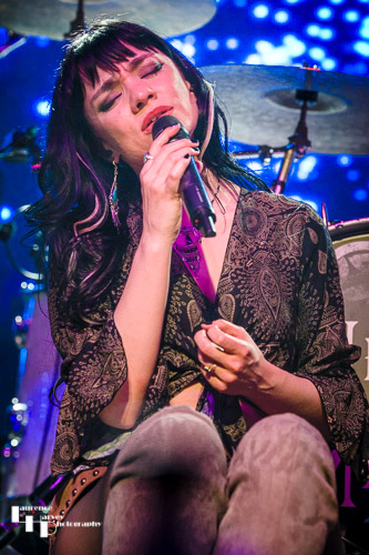 Grace Bond on vocals