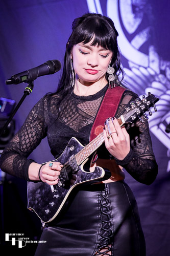 Grace Bond on mandolin & vocals