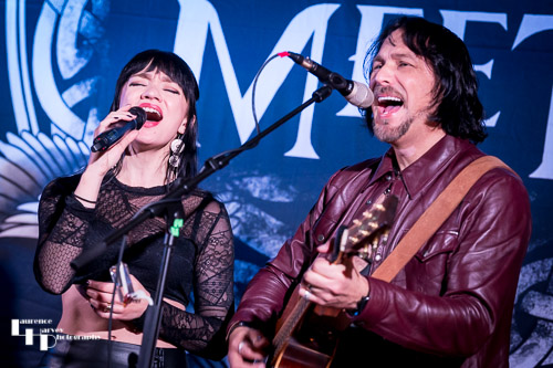 Grace Bond on vocals, Aaron Bond on guitar & vocals