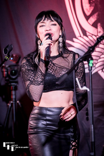 Grace Bond on vocals