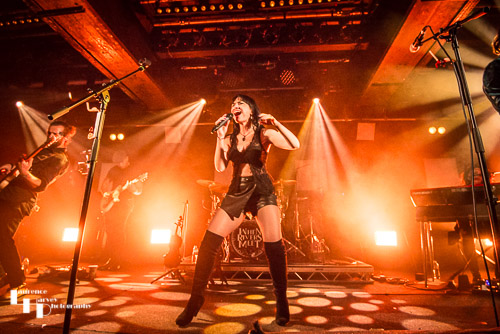 Grace Bond on vocals