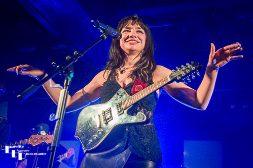 Grace Bond on vocals & mandolin