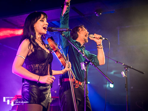 Grace Bond on vocals & violin, Aaron Bond on vocals