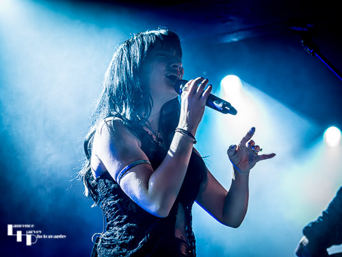 Grace Bond on vocals