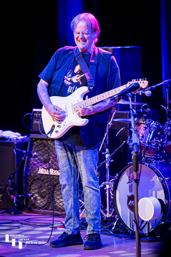 Walter Trout on vocals & guitar