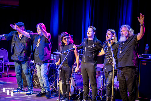 The Walter Trout Band take their final bows at The Apex