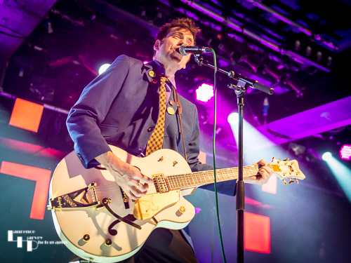 Ray Waters on vocals & guitar