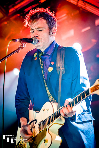 Ray Waters on vocals & guitar