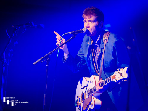 Ray Waters on vocals & guitar