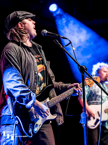 Zac Schulze on vocals & guitar