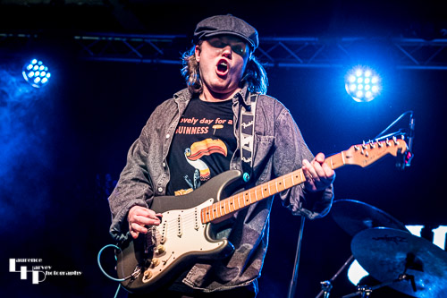 Zac Schulze on vocals & guitar