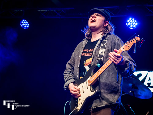 Zac Schulze on vocals & guitar